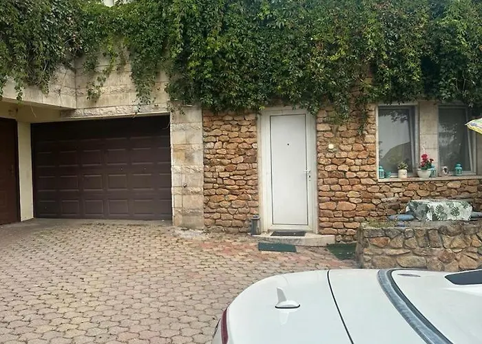 View Small House Free Parking Self Check-in Apartament Budapeszt