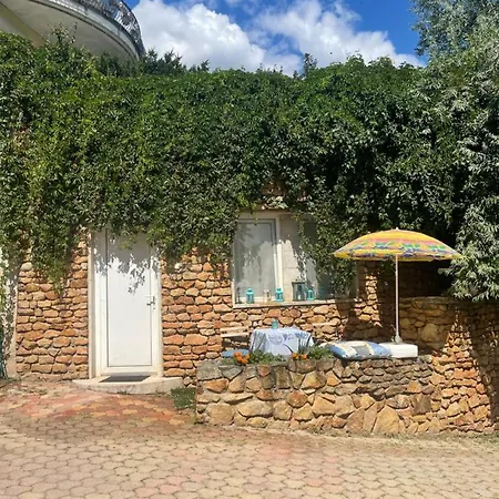 View Small House Free Parking Self Check-in Apartman