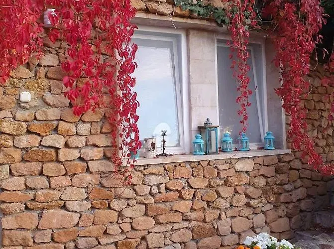 View Small House Free Parking Self Check-in *