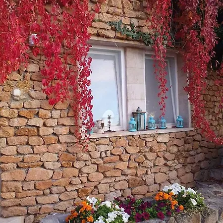View Small House Free Parking Self Check-in *