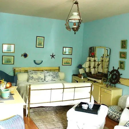 View Small House Free Parking Self Check-in Apartment *