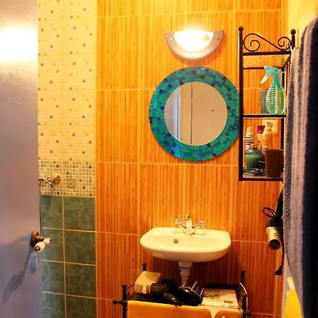 Apartment View Small House Free Parking Self Check-in