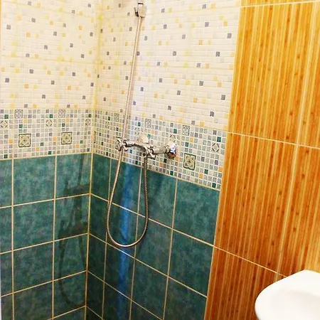 View Small House Free Parking Self Check-in Budapesta